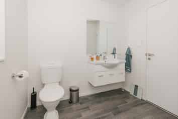 962a Tremaine Avenue, Roslyn