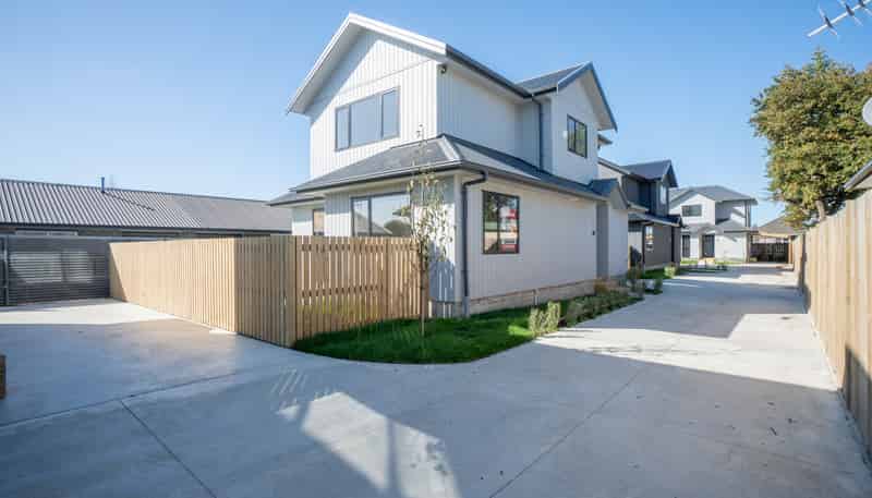 962a Tremaine Avenue, Roslyn