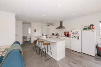 962a Tremaine Avenue, Roslyn