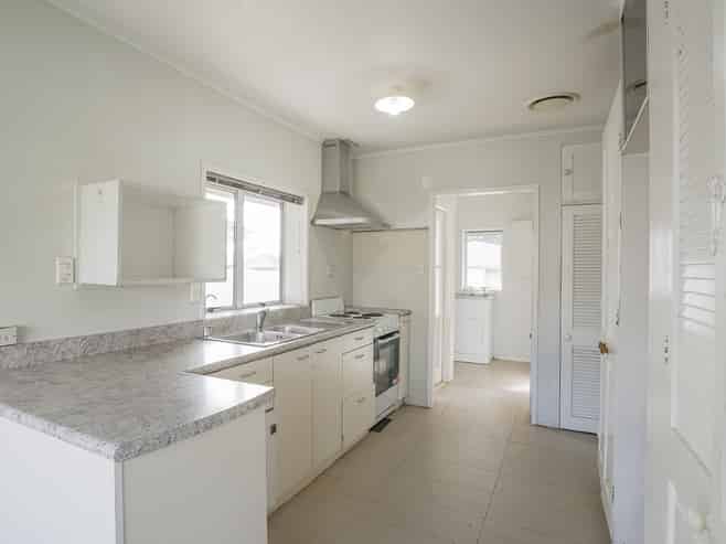 16 Valentine Street, Papakura