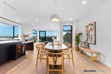 545 Beach Road, Murrays Bay
