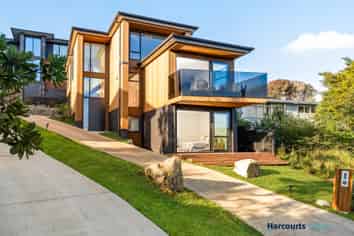 545 Beach Road, Murrays Bay