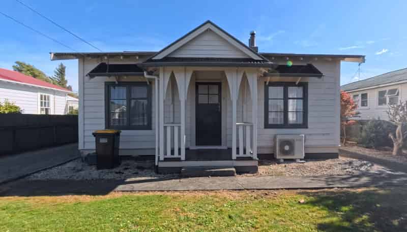 6 Wyndham Street, Carterton