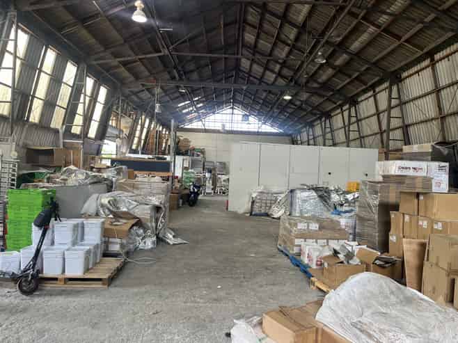 High-Profile Warehouse with Yard