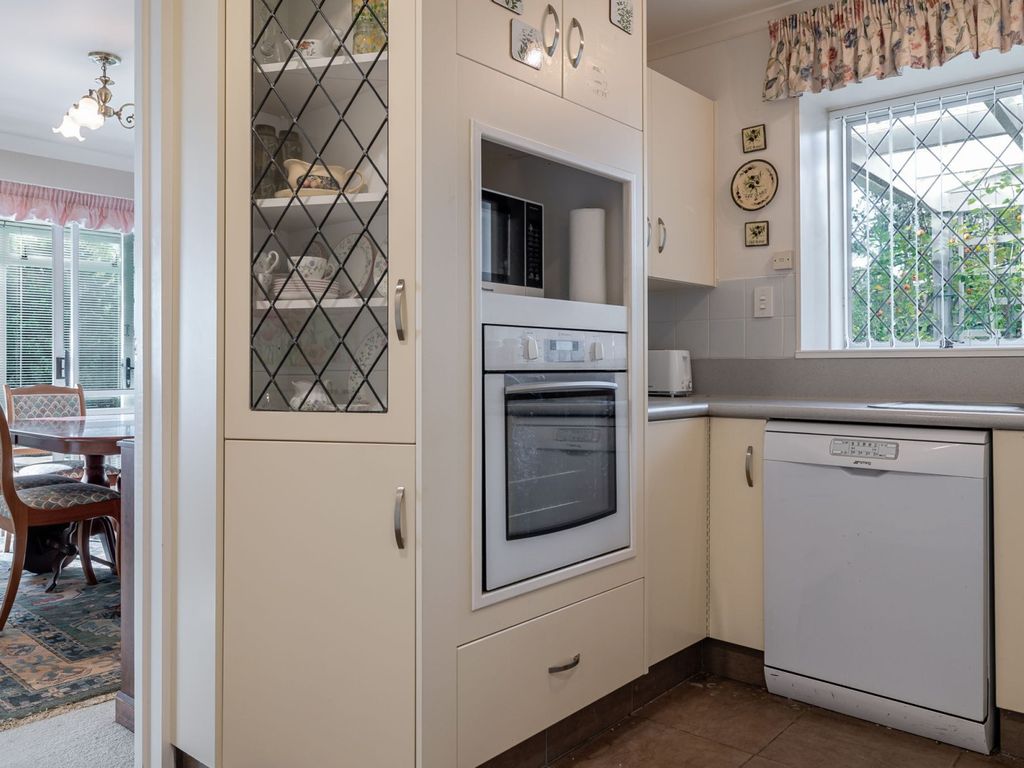 PRIVATE LIVING WITHOUT GIVING UP CONVENIENCE - Повеќе