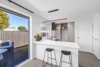 2/157 Yaldhurst Road, Yaldhurst