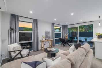 2/157 Yaldhurst Road, Yaldhurst