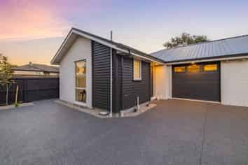 2/157 Yaldhurst Road, Yaldhurst