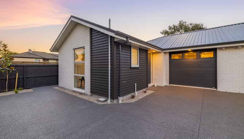 2/157 Yaldhurst Road, Yaldhurst