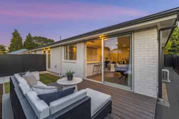 2/157 Yaldhurst Road, Yaldhurst