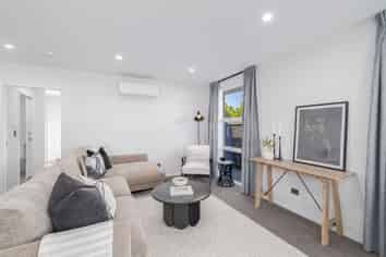 2/157 Yaldhurst Road, Yaldhurst