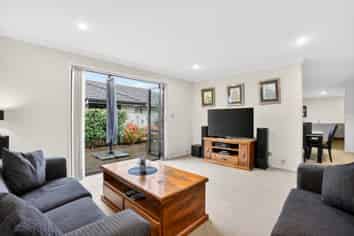 22 Silkwood Crescent, Karaka