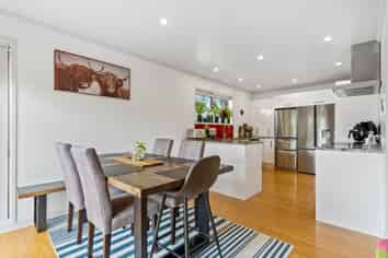 8 Anich Road, Massey