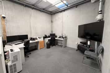 Motivated owners asking $200,000 + GST (if any)