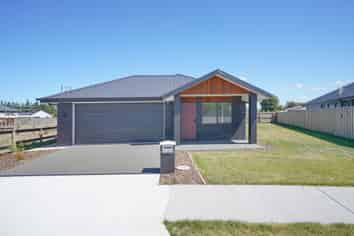 18 Foster Place, Amberley