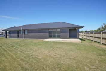 18 Foster Place, Amberley