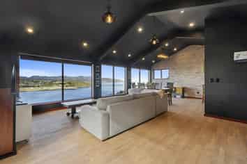 105 Hornsey Road, Melrose