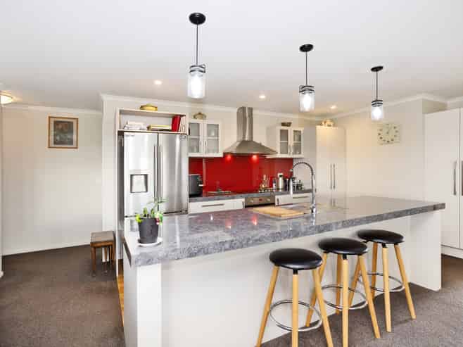21 Sunrise Drive, Seaward Bush