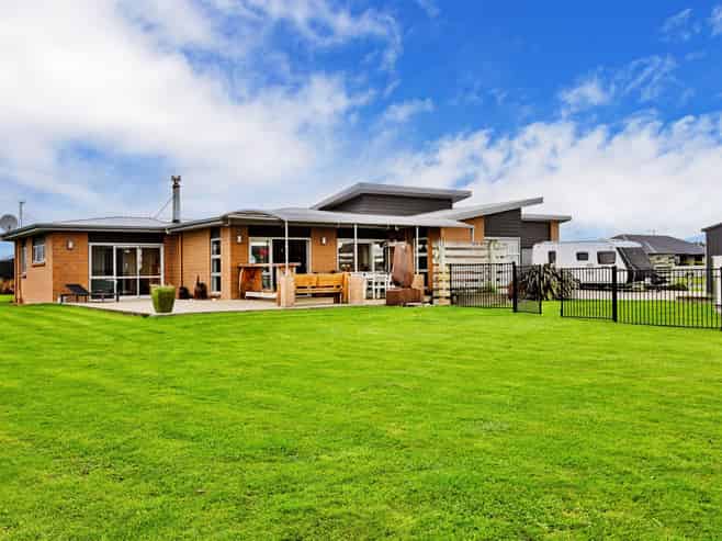 21 Sunrise Drive, Seaward Bush