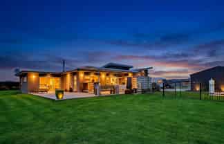 21 Sunrise Drive, Seaward Bush