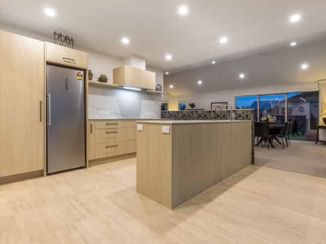 25 Phoenix Palms Grove, LEVIN