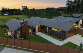 25 Phoenix Palms Grove, LEVIN