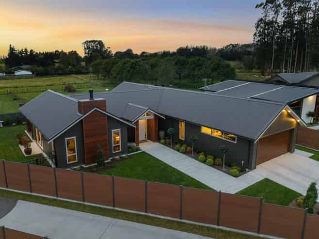 25 Phoenix Palms Grove, LEVIN