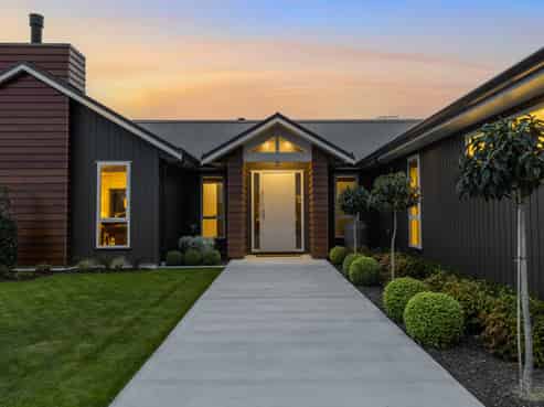 25 Phoenix Palms Grove, LEVIN