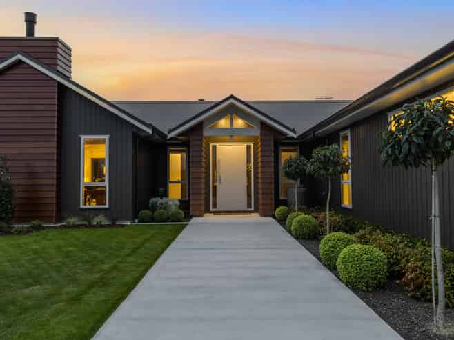 25 Phoenix Palms Grove, LEVIN