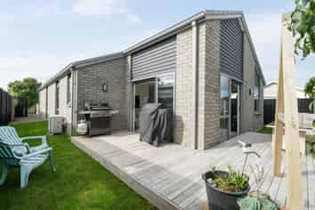 14 Empire Crescent, Papamoa