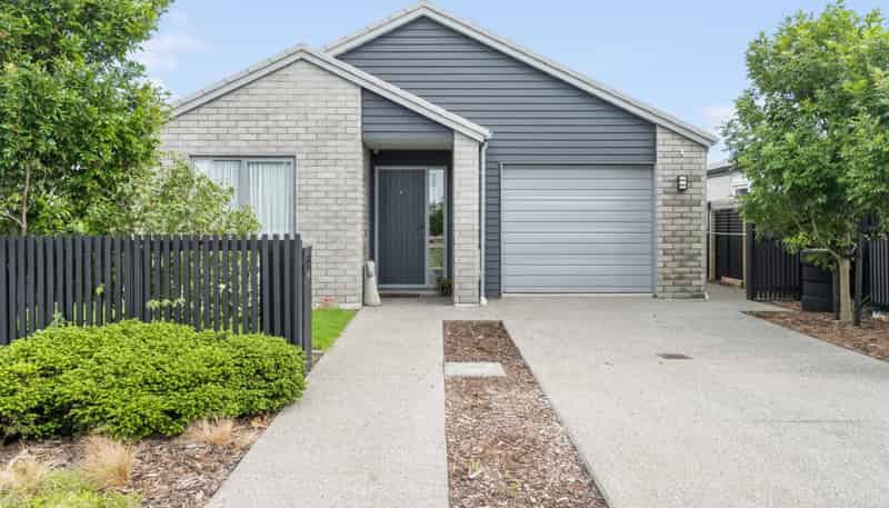 14 Empire Crescent, Papamoa