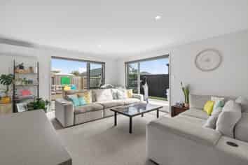 14 Empire Crescent, Papamoa