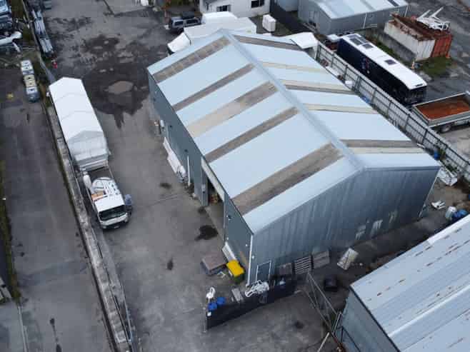 Highly functional warehouse and secure yard