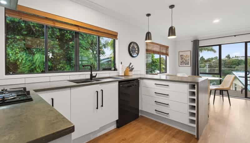 51B Meadowland Street, Matua