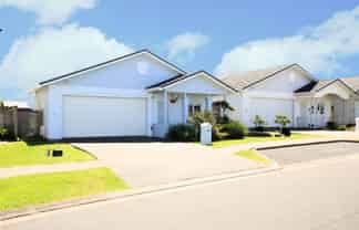 6 Mulvaney Crescent, Henderson