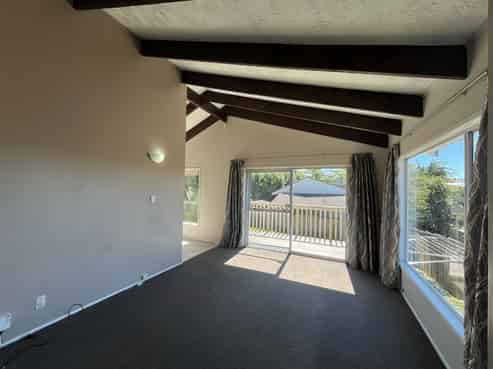 2/10 Waratah St, Birkenhead