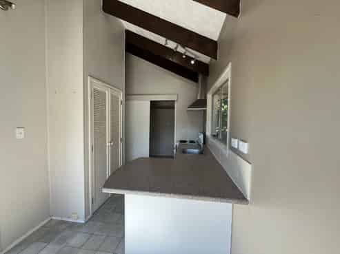 2/10 Waratah St, Birkenhead