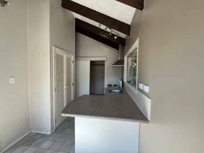 2/10 Waratah St, Birkenhead