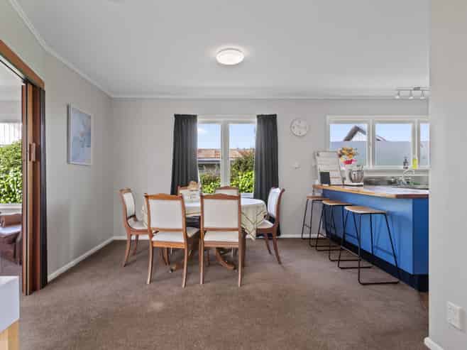 19 Morrison Crescent, Glenview