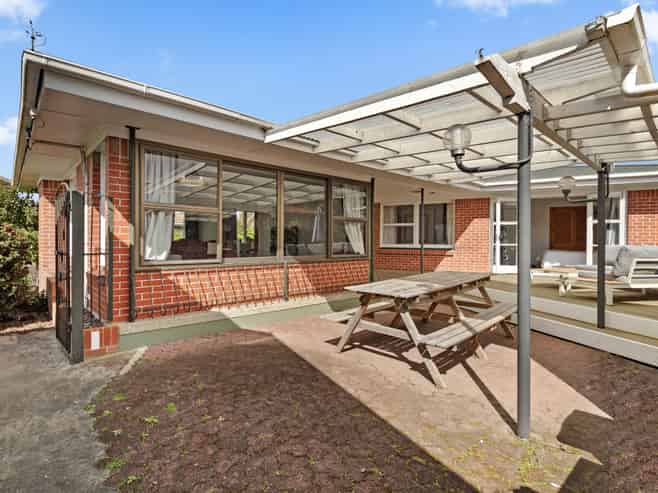 19 Morrison Crescent, Glenview