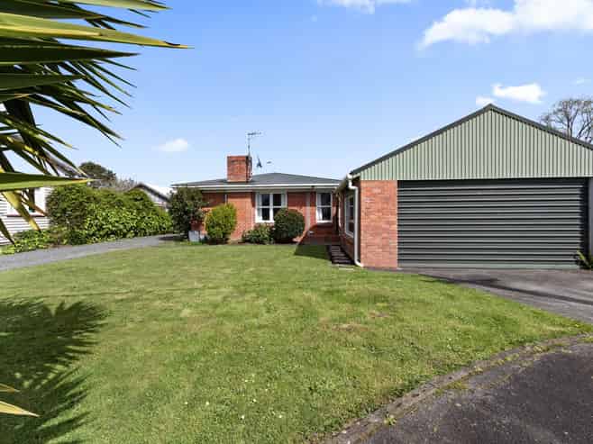 19 Morrison Crescent, Glenview