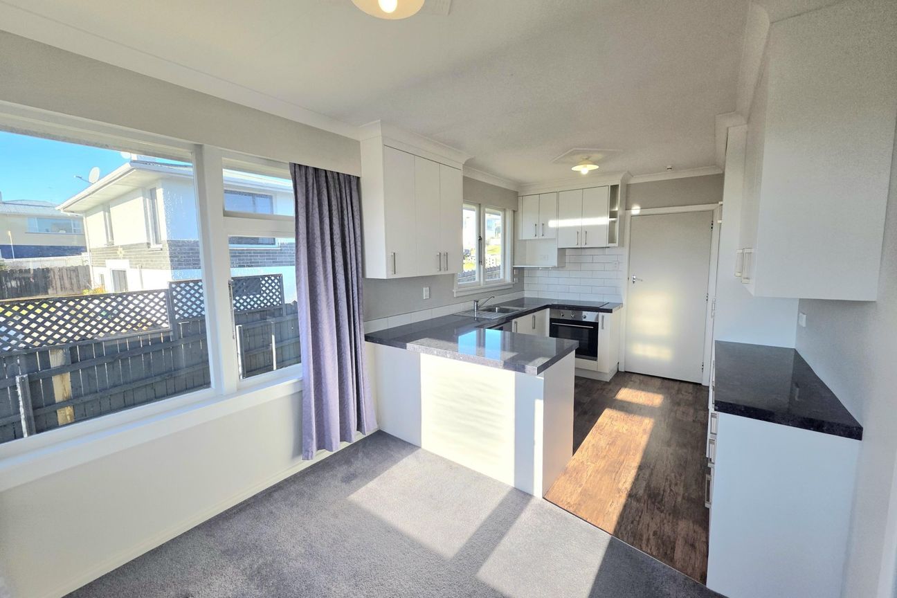 Modern Living Made Easy in a Quiet Setting - Vista 4