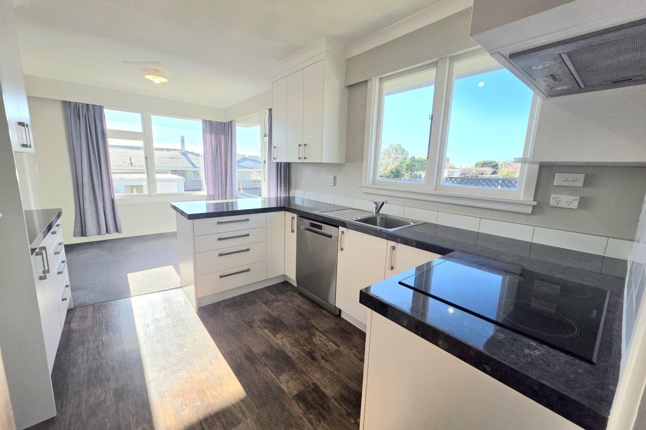 Modern Living Made Easy in a Quiet Setting - Vista 3