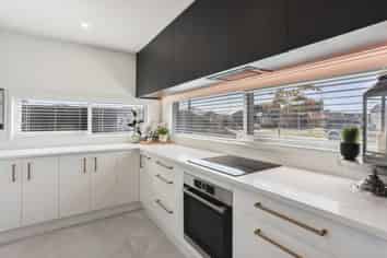 43 Chambers Avenue, Woodend