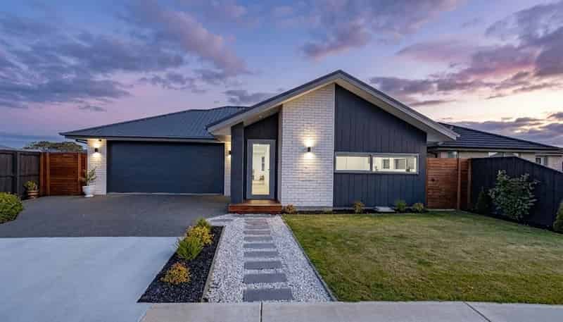 43 Chambers Avenue, Woodend