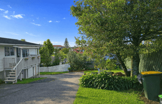 B/36 Widmore Drive,, Massey