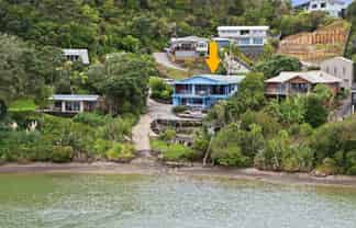 16 Bush Point Road, Taipa