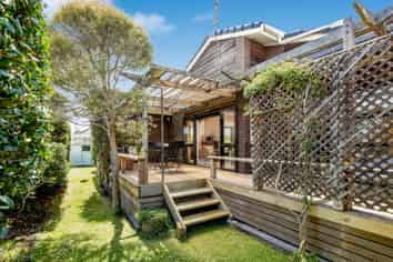 1 Otakau Road, Milford