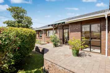 1 Otakau Road, Milford