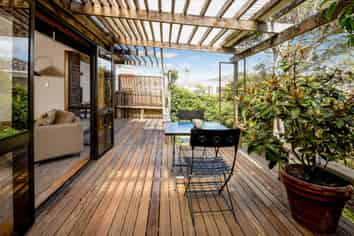 1 Otakau Road, Milford